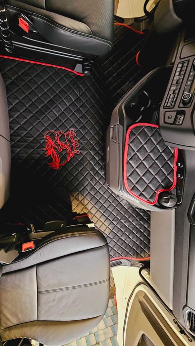 Кожени стелки за камиони с бродерия за SCANIA S екокожа
