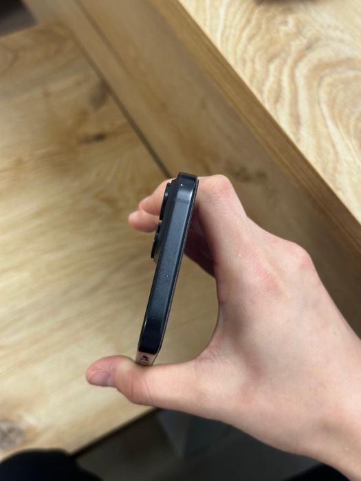 Продам Iphone 15