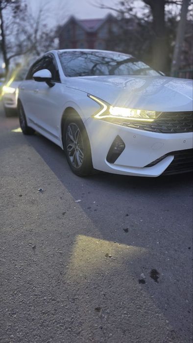 Kia К5 Стайл фулл (без люка) 2.5л АТ Белый Жемчуг! 50 тыс км пробега!