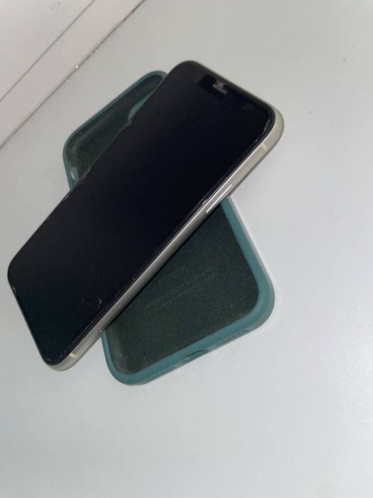 Продам айфон 11 все работает