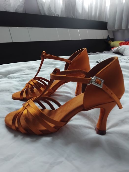 Дамски нови обувки за латино танци 34 номер