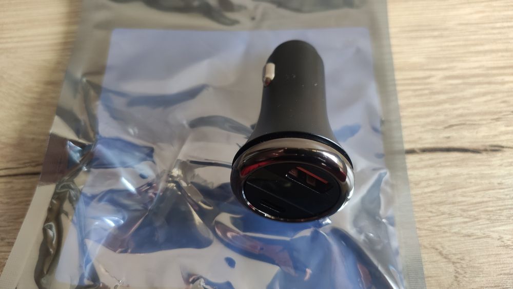Зарядно за кола USB A , USB С и волтметър