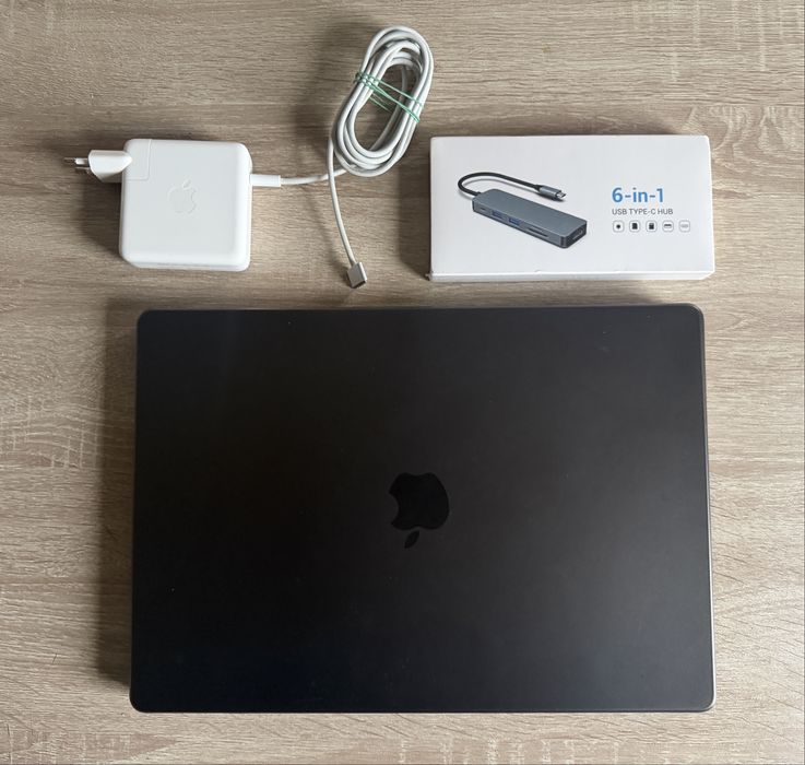 Vand sau schimb MacBook Pro 16-inch 2021, M1 Pro, 16GB ram, 512GB ssd.