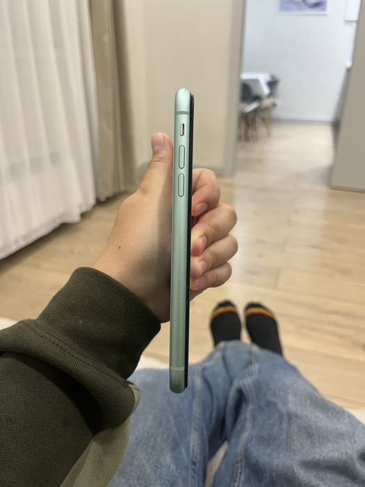 Продам айфон 11 б/у в отличном состоянии