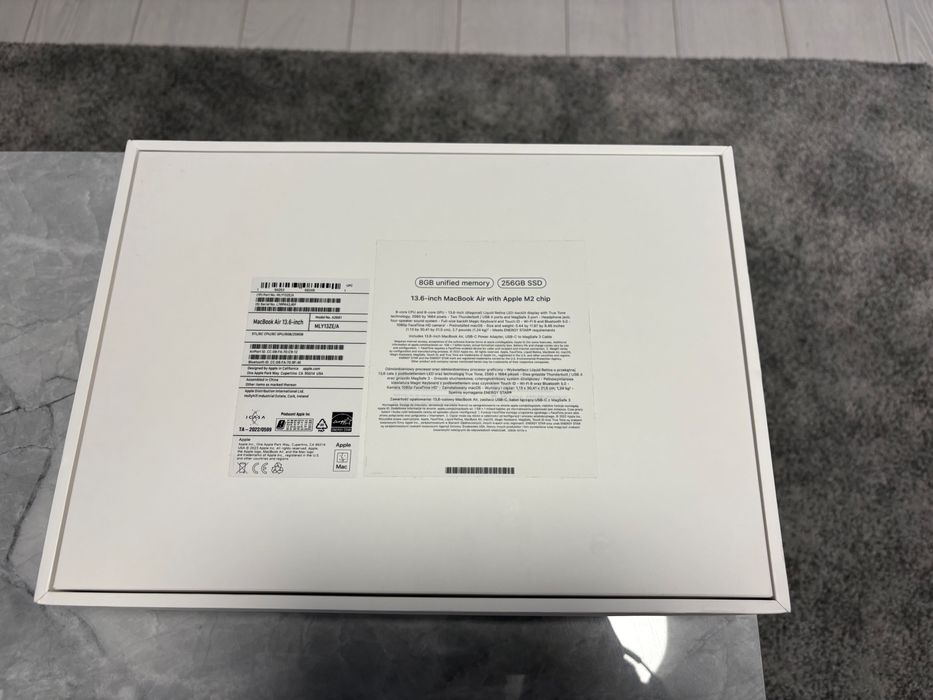 Macbook Air M2 13inch Starlight