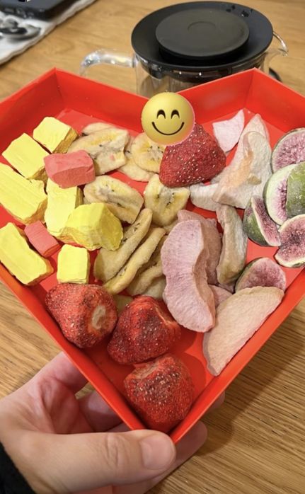 Сублимировеное фрукты и мороженое