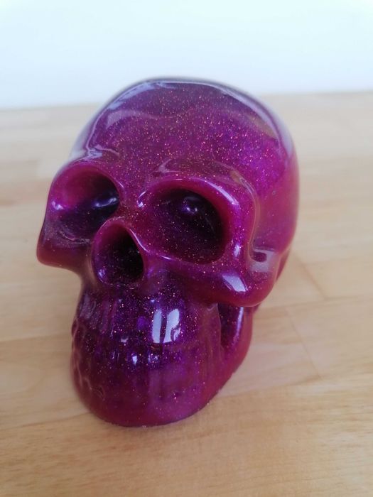 SKULL Craniu decorativ handmade din rășină roz cu glitter cosmic – decor spooky cute unic horror - HANDMADE rasina epoxy epoxidica