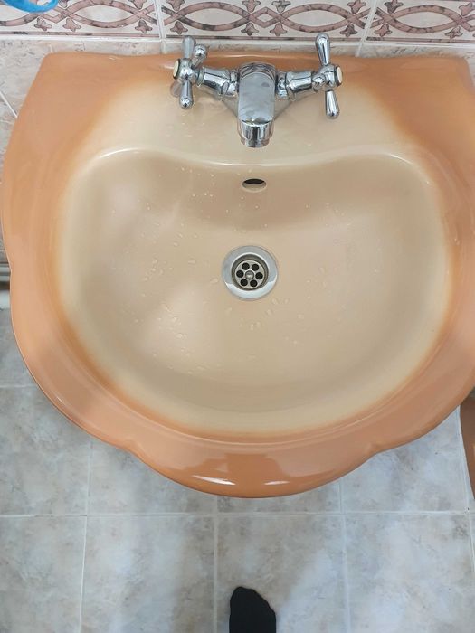 Продаётся .Раковина Тюльпан