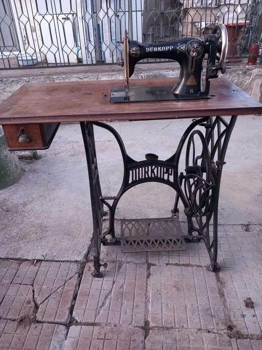 Антикварна Шевна машина