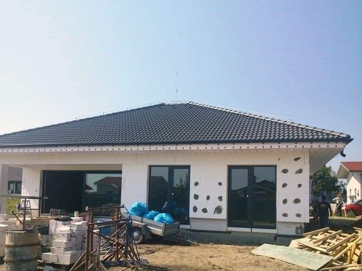Case Pe Structura Metalica Și izolate cu panouri Sandwich