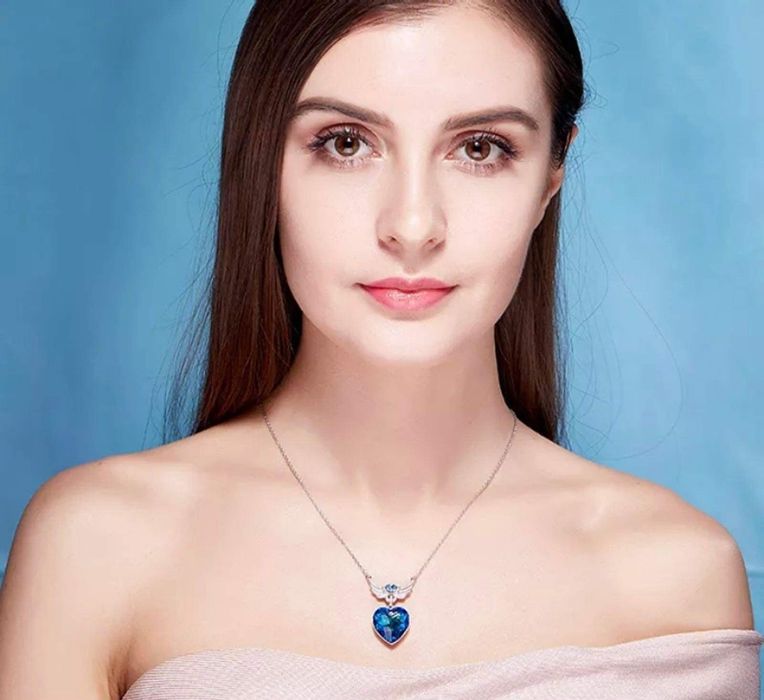 Колие със синьо сърце