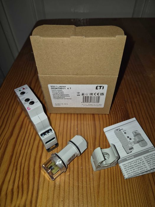 ETI  Фотореле + сензор SOU-1/230V