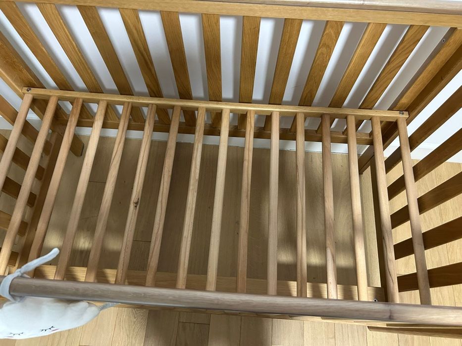 Patut de bebeluș din lemn  125/60 cu saltea inclusa