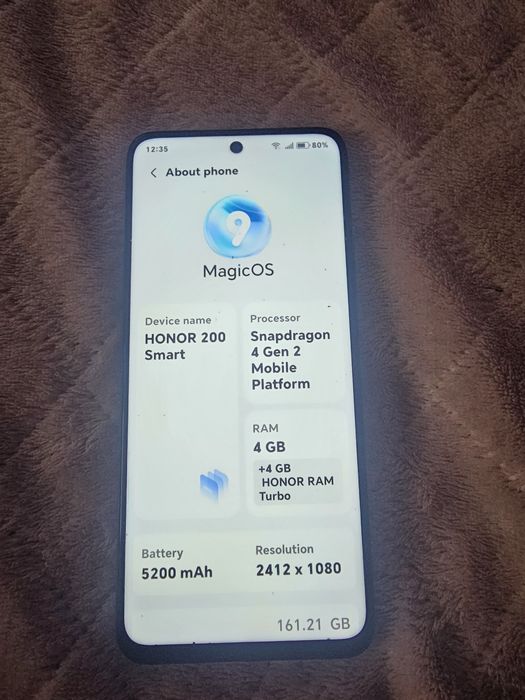 Honor 200 Smart întreținut