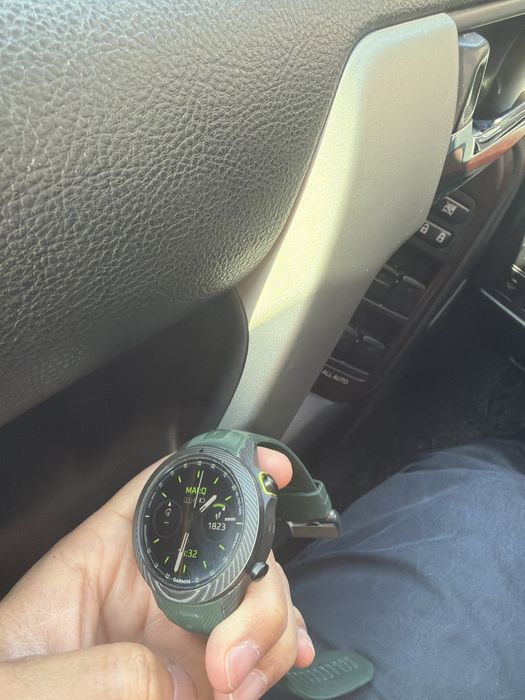 Продам часы garmin