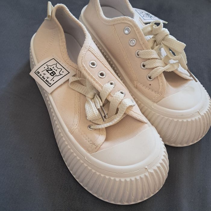 Спортивная обувь