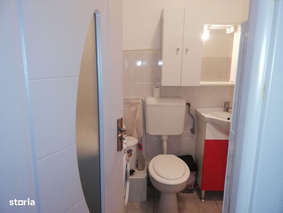 2 camere la curte Stefan Cel Mare