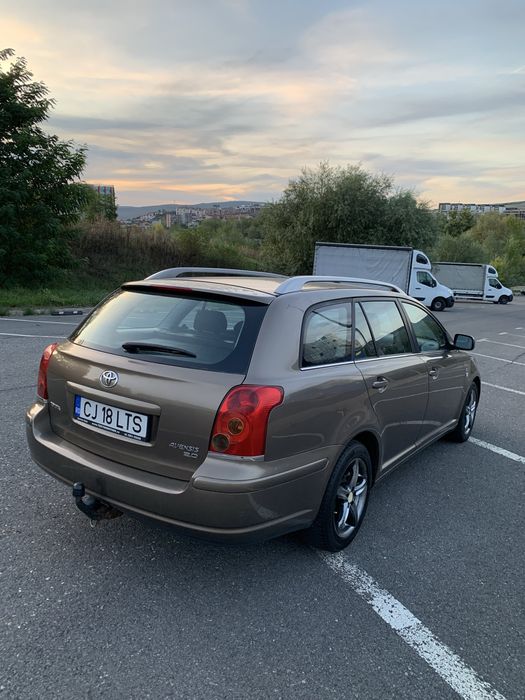Vând Toyota Avensis 2.0