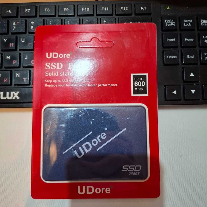 продам диск ssd 256gb