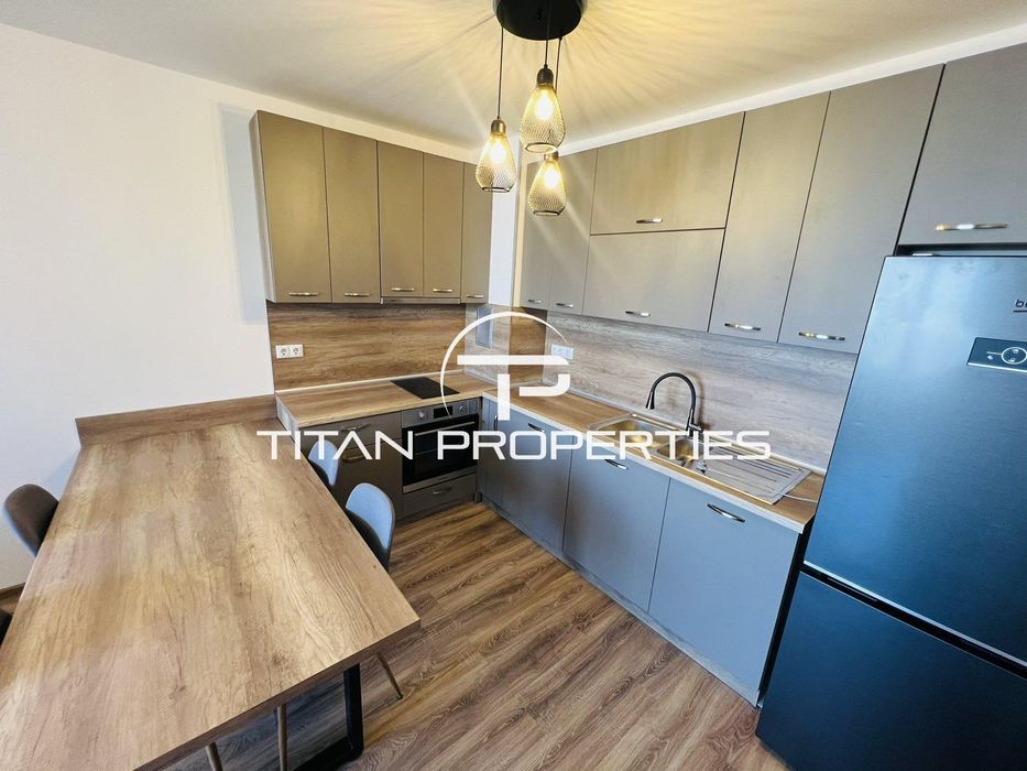 Дава се под наем Двустаен апартамент в Бургас, Славейков - 67 кв.м за 561 € - Снимка #1