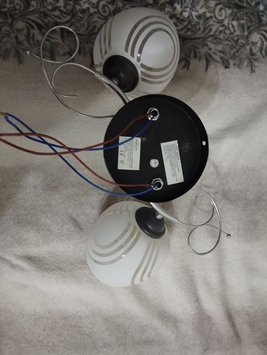 Люстру б/у продам.В рабочем состоянии .