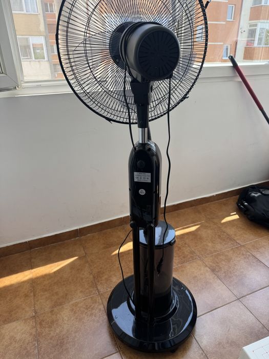 Ventilator putere mare cu umidificator, multe functii de setare ,se vad in poza,este aproape nou, folosit de cateva ori!