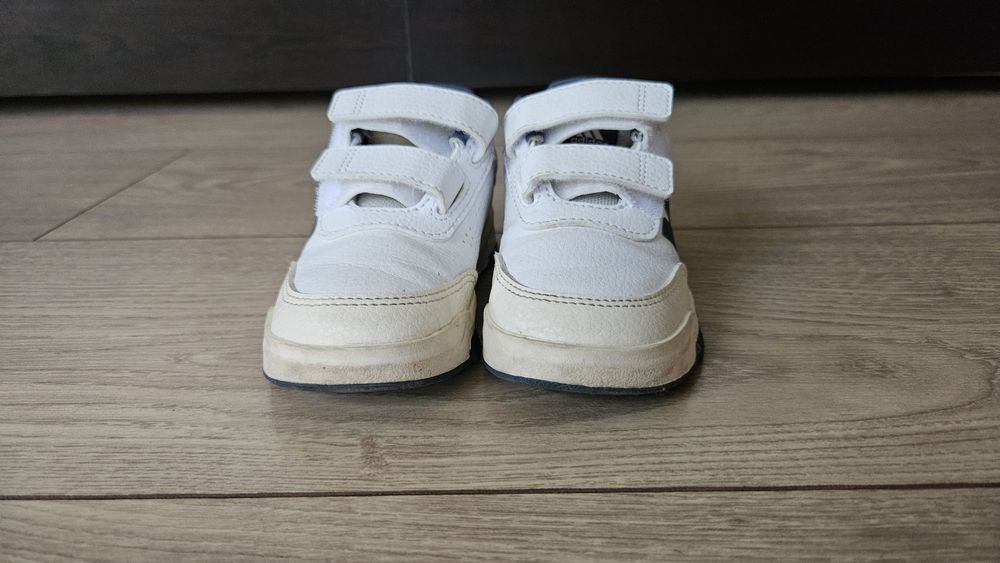Детски маратонки adidas бели като нови