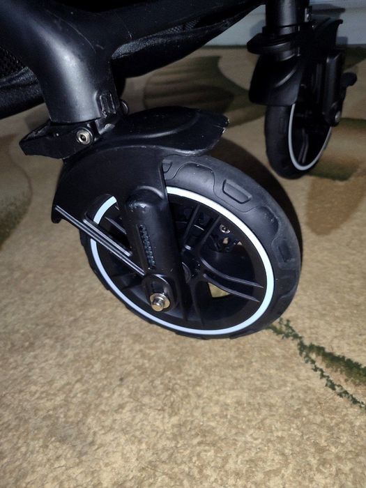 Коляска фирмы ining baby loli