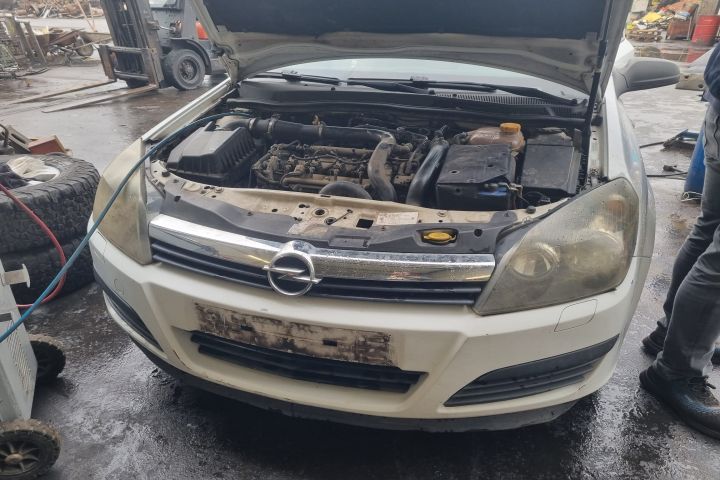 Geam usa spate stanga Opel Astra H (facelift)