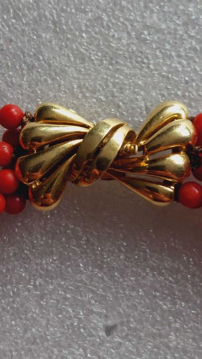 Златна  огърлица  корали ,закопчалка и златни топчета-90 бр.Злато 18к