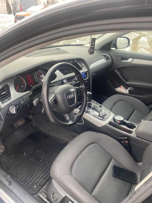 Audi A4 B8/ 2.0 TDI 143cp / Automata / 2011