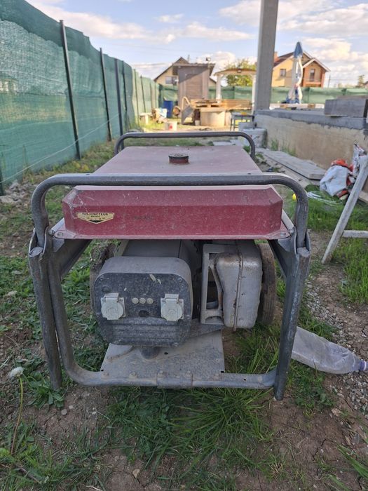 Vand generator pe benzina