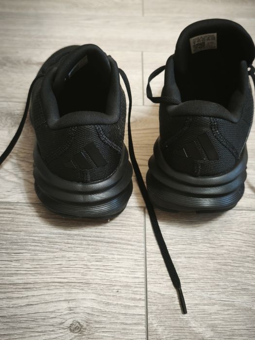 Adidas маратонки 41 1/2