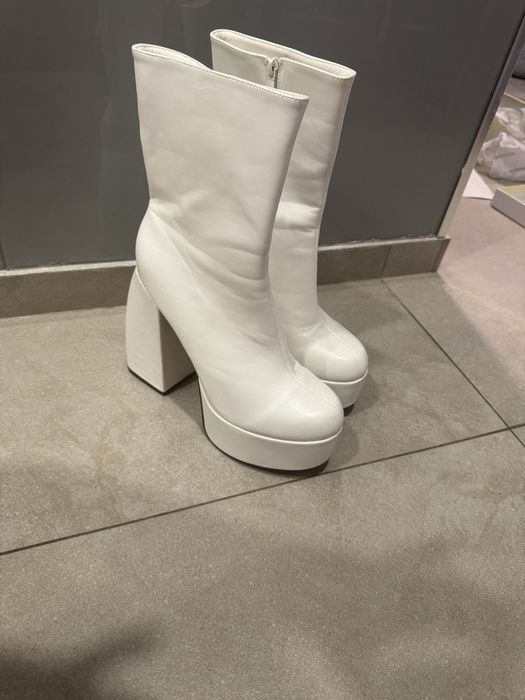 Боти с дебел ток