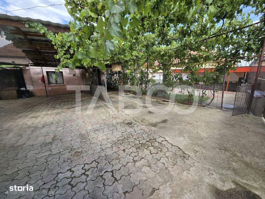 Casa individuala de vanzare teren 457 mp garaj Trei Stejari Sibiu