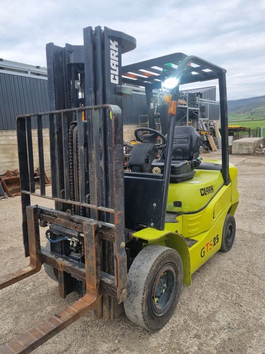 Motostivuitor Clark 25 Gts.