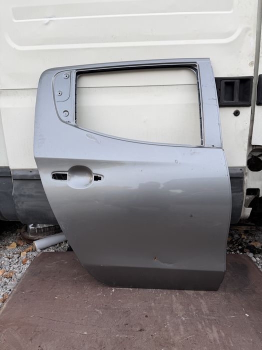 Врата Mitsubishi L200 2015 год.-