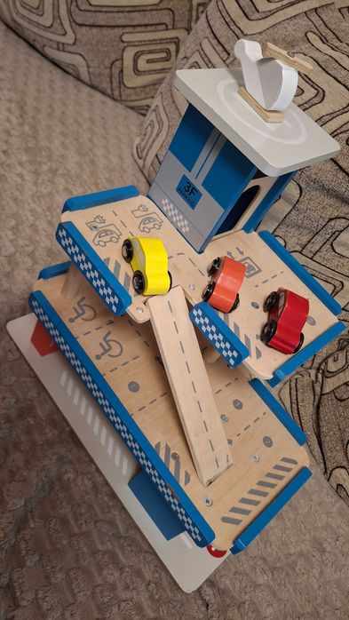 Garaj din lemn Montessori 3 niveluri + masinute