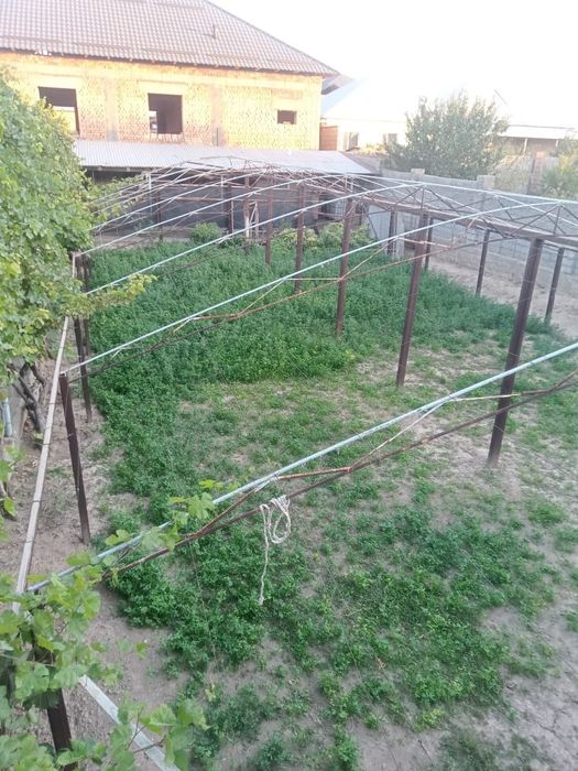 Теплица прадаёся