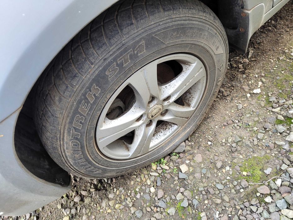 Mitsubishi Space Wagon на части