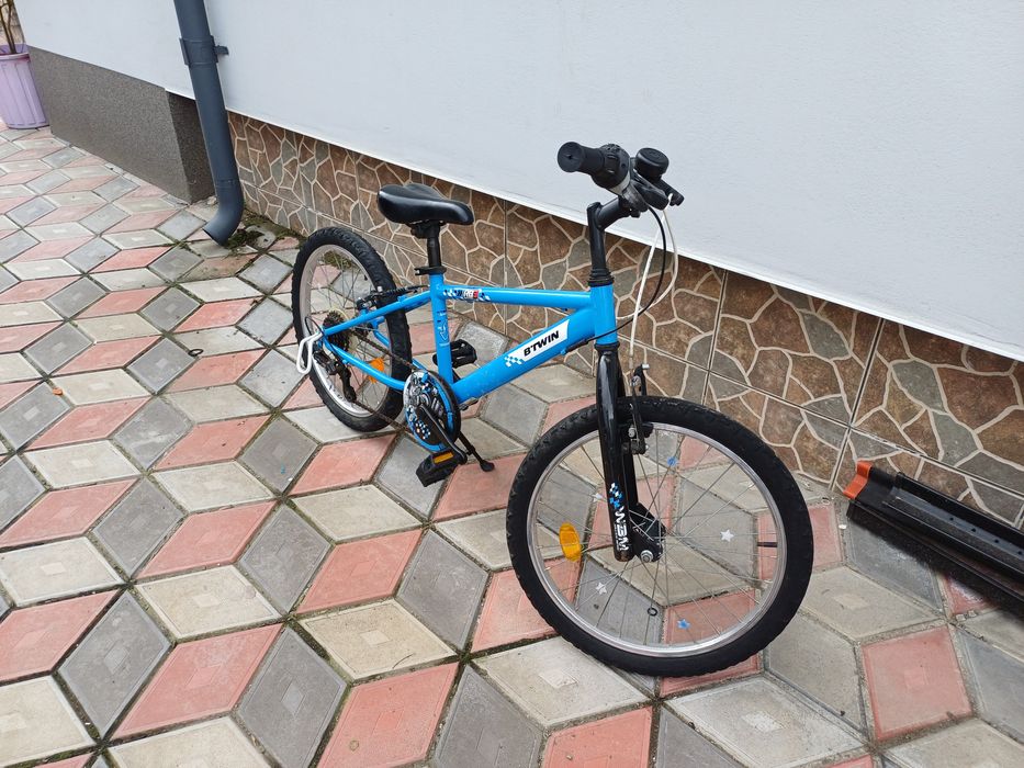 Bicicleta de copii B-TWIN cu roti de 20 inch