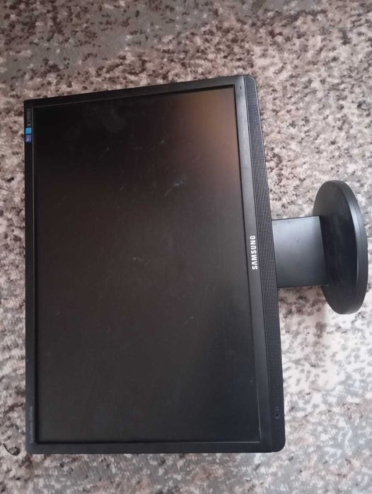Монитор Samsung 22 диагональ