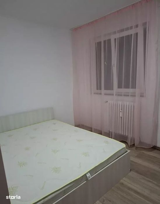 Apartament 2 cam  Podu ros ( vizavi  de liceul Racovita)