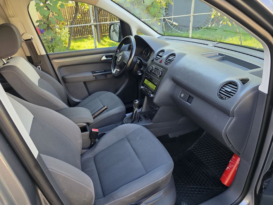 Vw caddy/7 locuri/model lung/