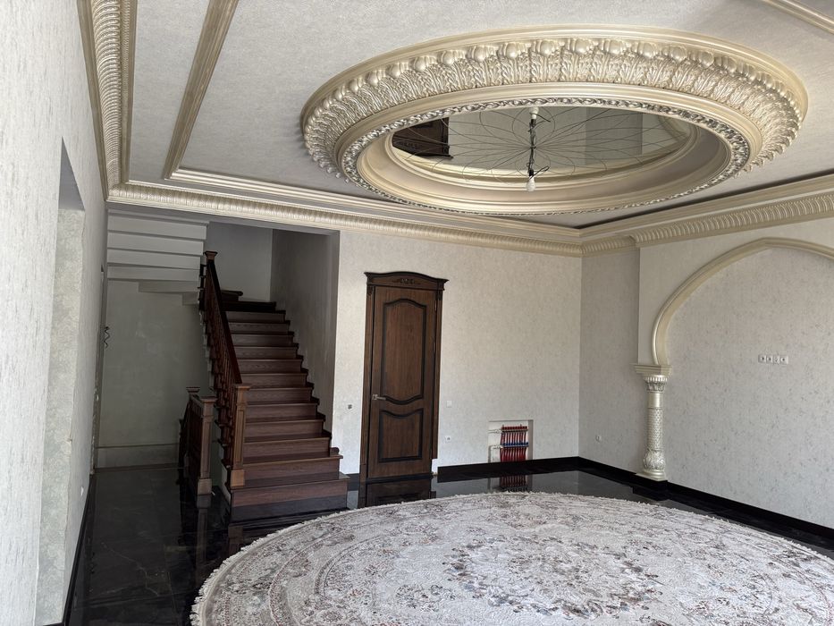 Усастка сотилади Медгородок Гиламсарой оркаси