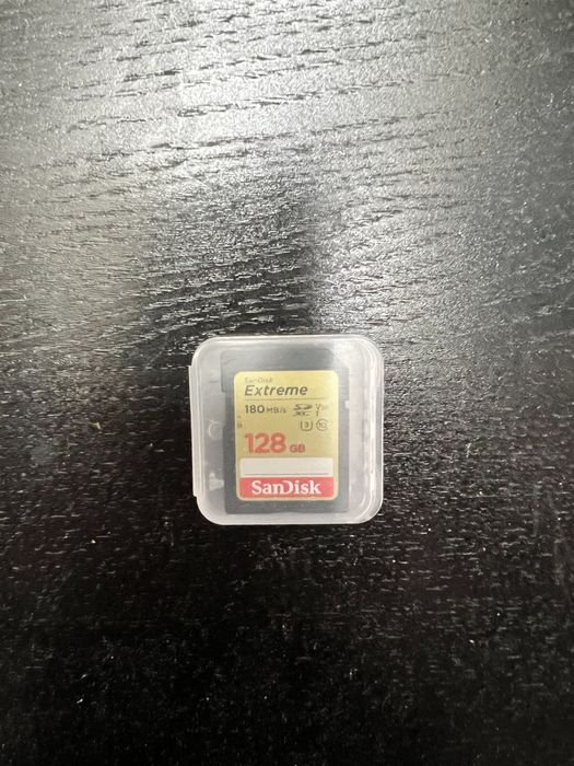 Продавам SD card 128GB