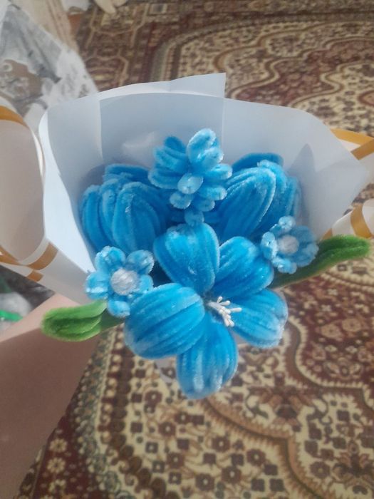 q'l mexnatida yasalgan gullar