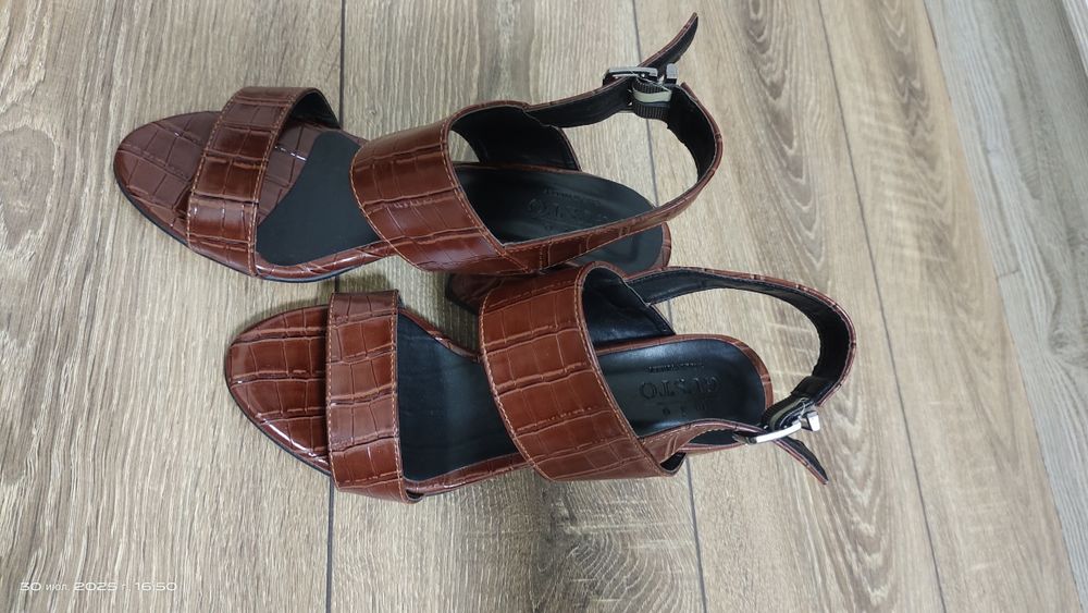 Летние босоножки женские