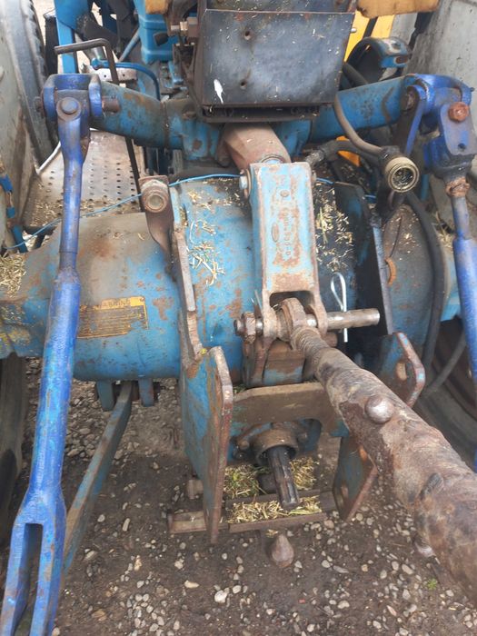 De vanzare tractor ford.4100.