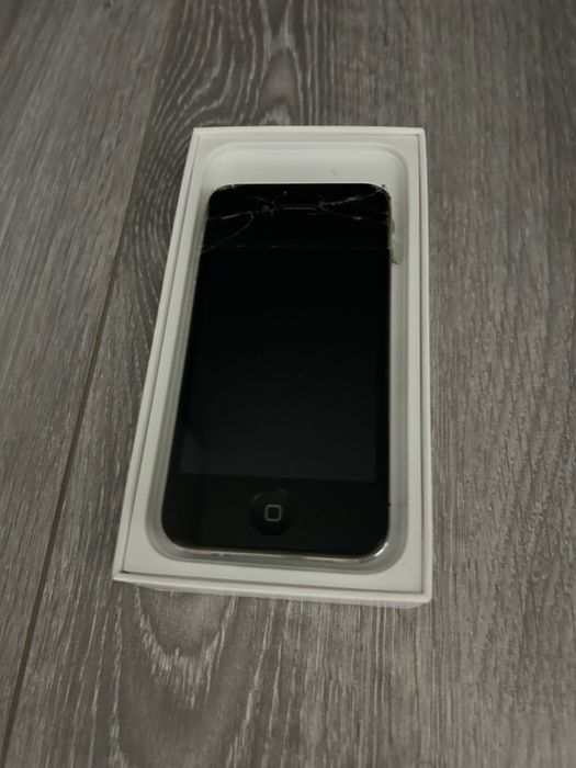 Iphone 4. Требует ремонта